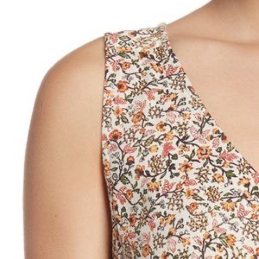 Susina | button front sleeveless floral blouse